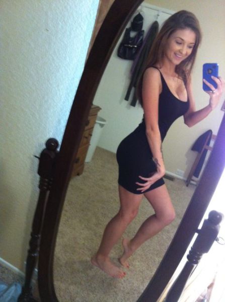 Девушки, которые не стесняются надевать откровенные платья Девушки, которые не стесняются надевать откровенные платья