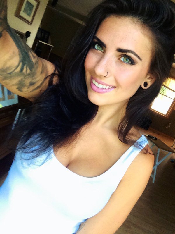 Девушки с большой грудью (эротика)