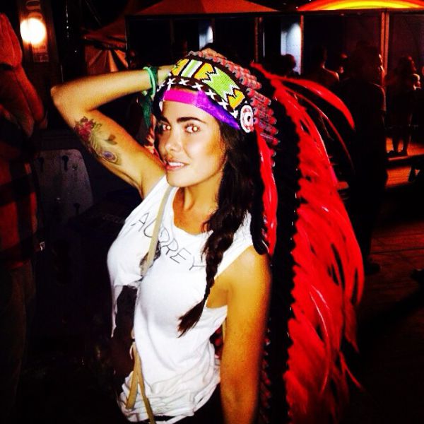 Девушки с фестиваля 'Tomorrowland 2014' Девушки с фестиваля 'Tomorrowland 2014'