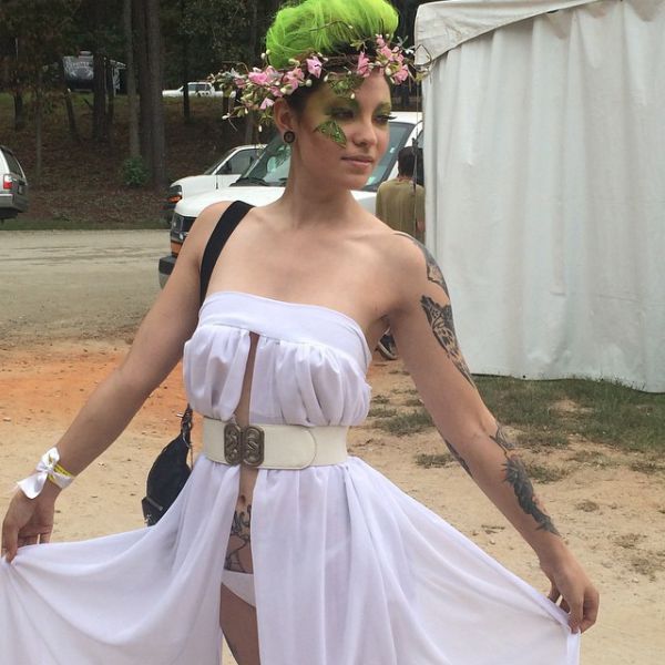 Девушки с фестиваля 'Tomorrowland 2014' Девушки с фестиваля 'Tomorrowland 2014'