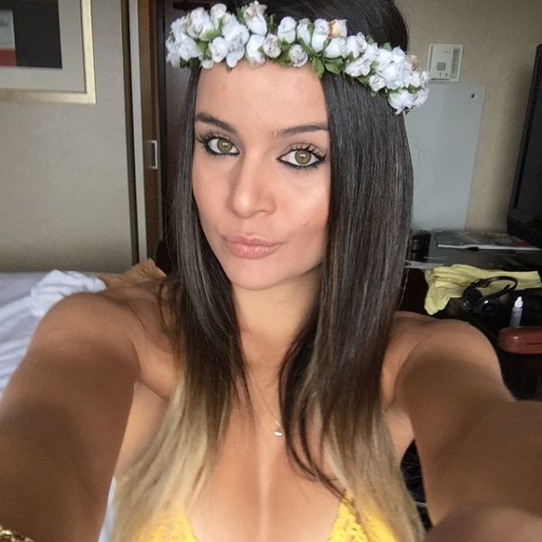 Девушки с фестиваля 'Tomorrowland 2014' Девушки с фестиваля 'Tomorrowland 2014'