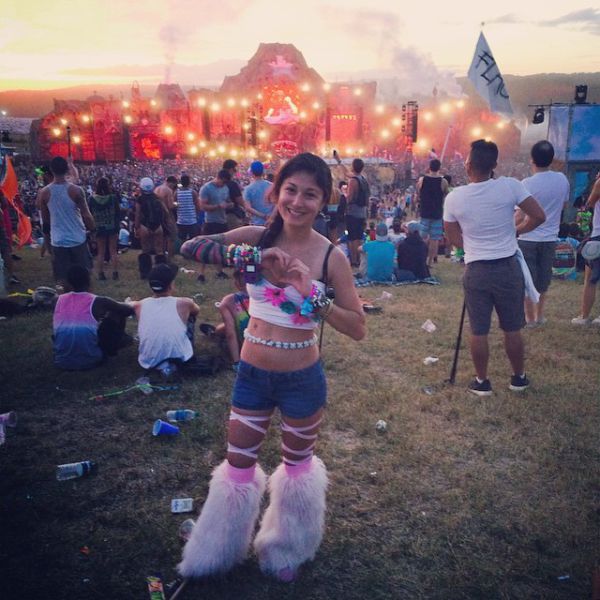Девушки с фестиваля 'Tomorrowland 2014' Девушки с фестиваля 'Tomorrowland 2014'