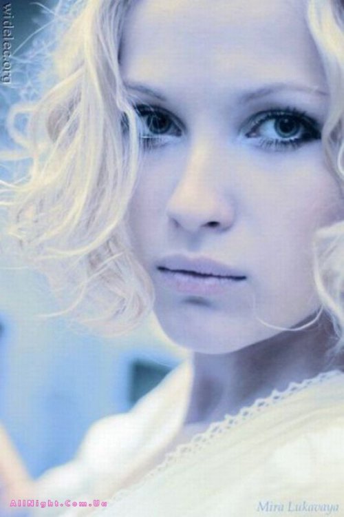 Девушки с красивыми лицами (45 фото)