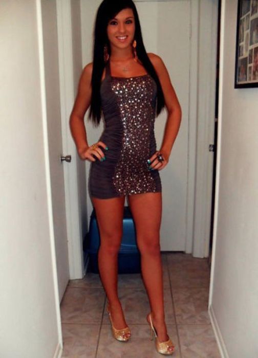 Девушки в сексуальных платьицах Девушки в сексуальных платьицах