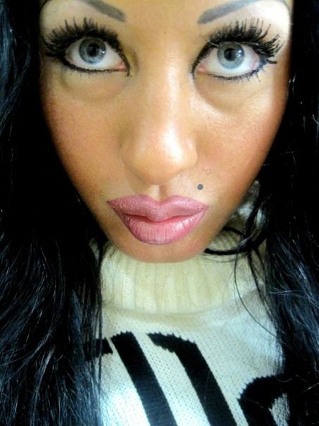 Девушки знают себе цену