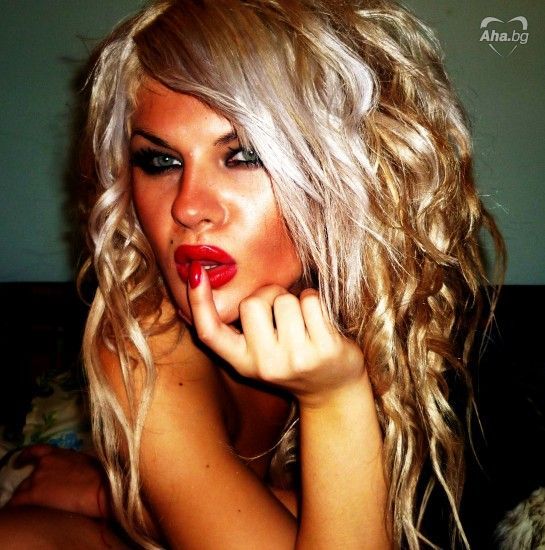 Девушки знают себе цену