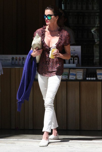 Дженис Дикинсон в Беверли Хиллз - 23 июня