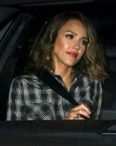 Джессика Альба с мужем в Западном Голливуде