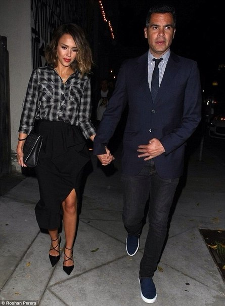 Джессика Альба с мужем в Западном Голливуде