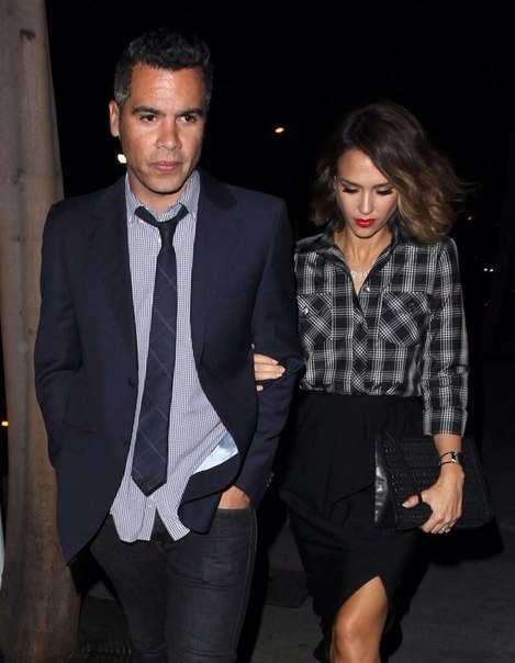 Джессика Альба с мужем в Западном Голливуде