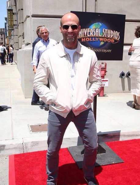 Джейсон Стэтхэм на открытии аттракциона "Fast and Furious"