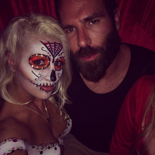 Как веселятся на вечеринке Playboy Halloween Party Как веселятся на вечеринке Playboy Halloween Party