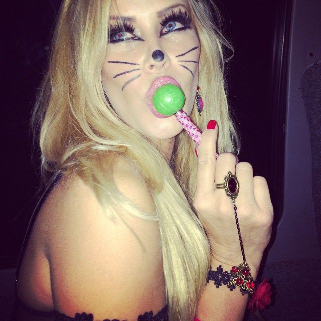 Как веселятся на вечеринке Playboy Halloween Party Как веселятся на вечеринке Playboy Halloween Party