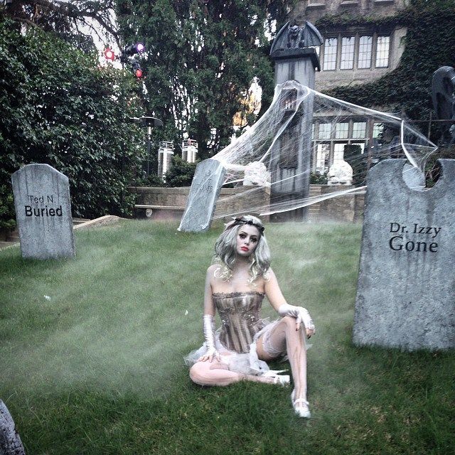 Как веселятся на вечеринке Playboy Halloween Party Как веселятся на вечеринке Playboy Halloween Party