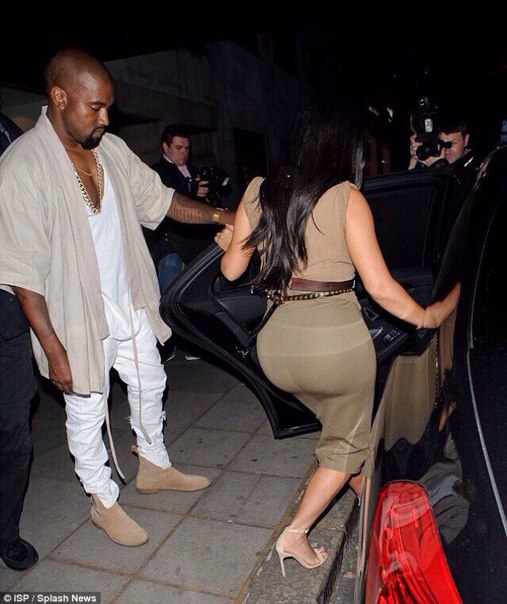 Ким Кардашьян и Канье Уэст покидают ресторан в Лондоне