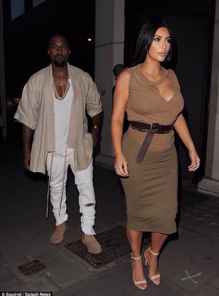 Ким Кардашьян и Канье Уэст покидают ресторан в Лондоне