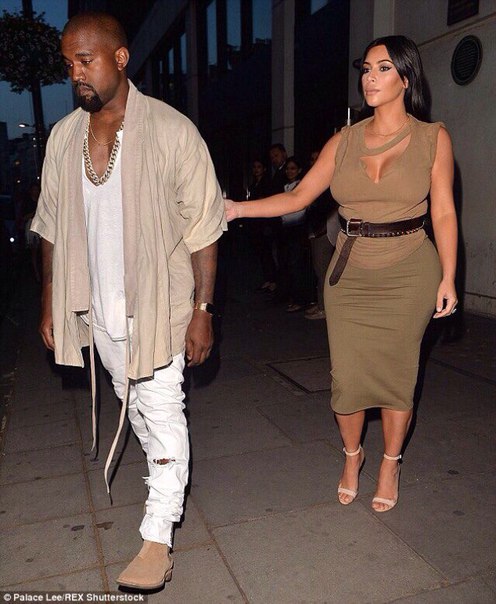 Ким Кардашьян и Канье Уэст покидают ресторан в Лондоне