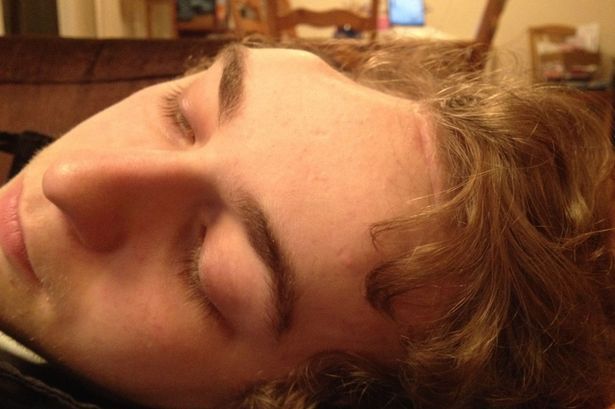 Педик довел соседа по комнате до тюрьмы (жесть) Педик довел соседа по комнате до тюрьмы (жесть)