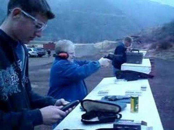 Пожилые дамы и оружие