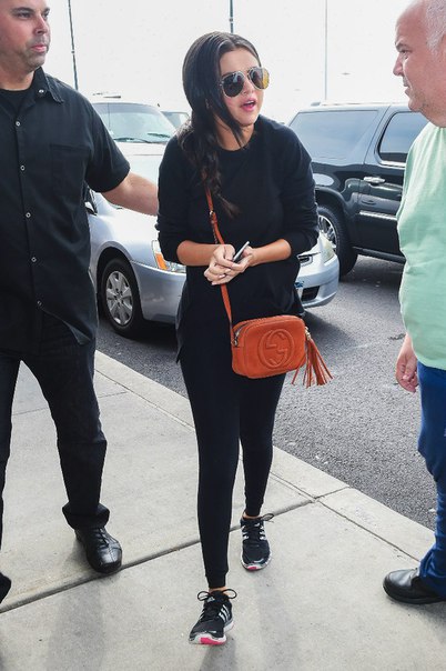 Селена Гомес в аэропорту Нью-Йорка - 23 июня