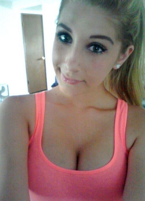 Симпатичные девушки с большим бюстом