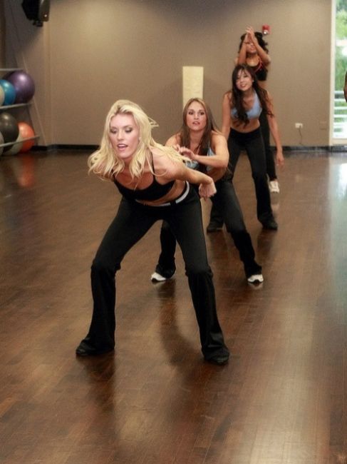 Стройные девушки из группы поддержки Стройные девушки из группы поддержки