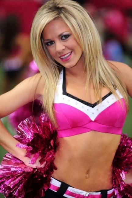 Стройные девушки из группы поддержки Стройные девушки из группы поддержки