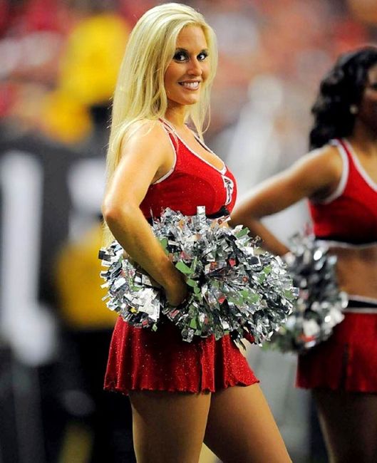 Стройные девушки из группы поддержки Стройные девушки из группы поддержки