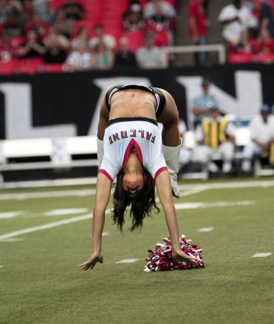 Стройные девушки из группы поддержки Стройные девушки из группы поддержки