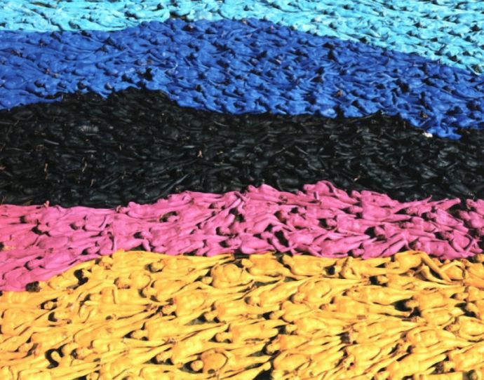 Арт-инсталляци из обнаженных тел (эротика)