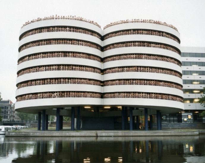 Арт-инсталляци из обнаженных тел (эротика)