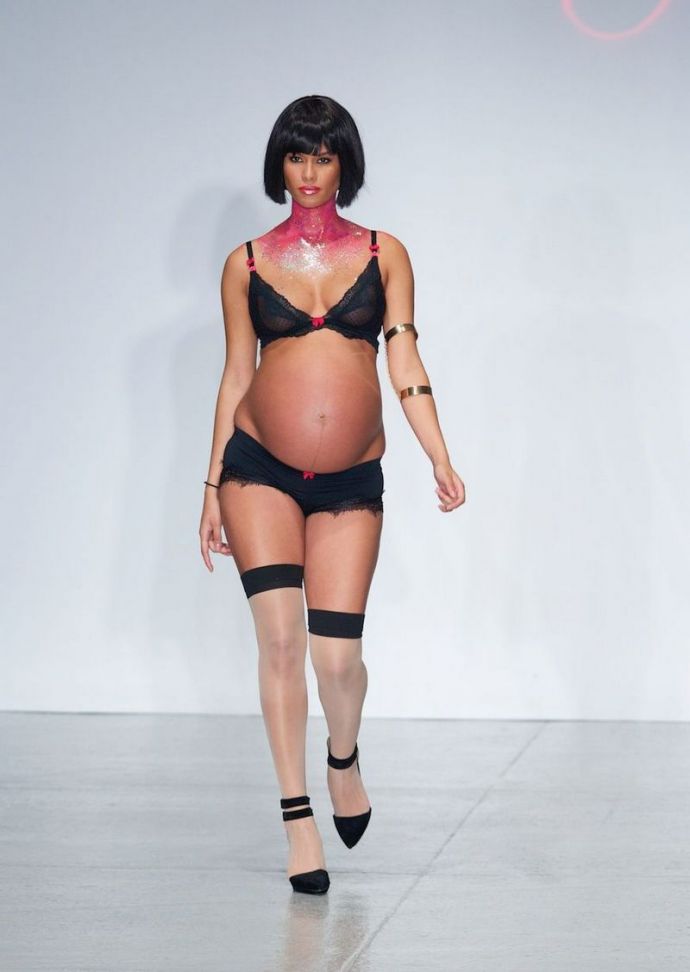 Беременные топ модели на подиуме