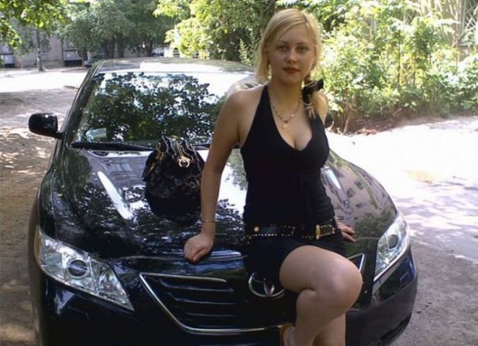 Девушки и их автомобили (фото)