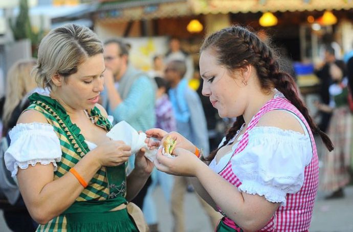 Девушки и пиво