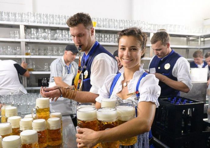 Девушки и пиво