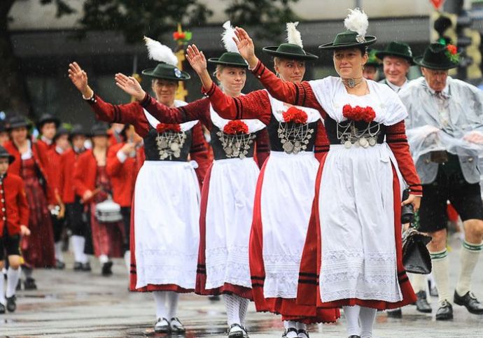 Девушки и пиво