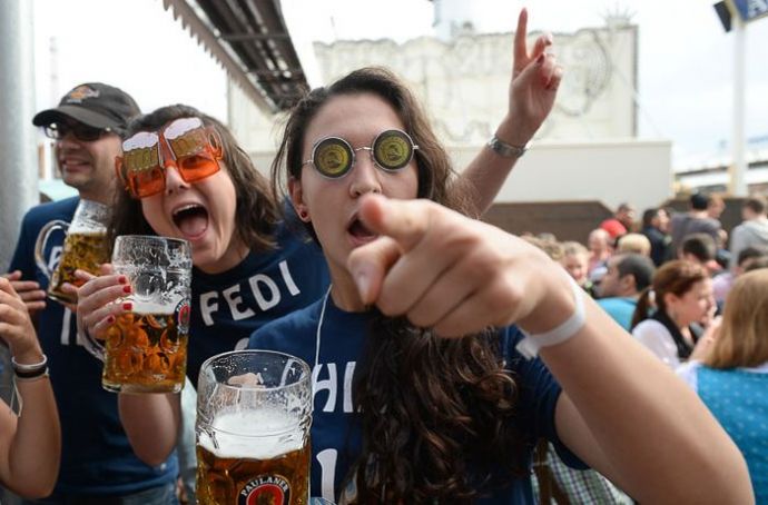 Девушки и пиво