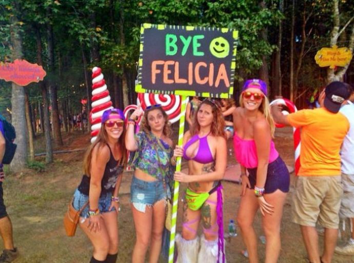 Девушки с фестиваля 'Tomorrowland 2014'