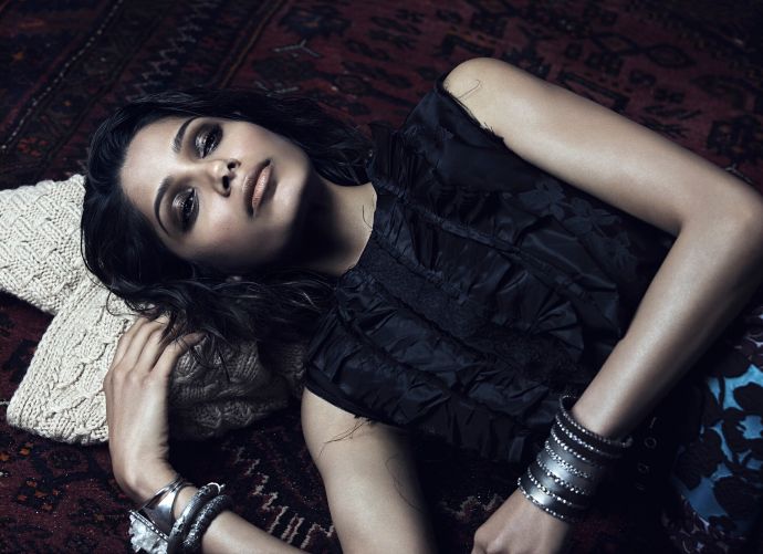 Фрида Пинто (Freida Pinto) для Yahoo! Style