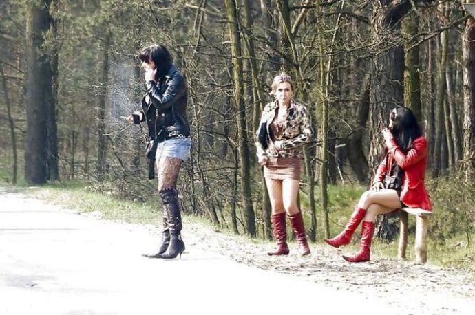 Итальянские девушки легкого поведения. Часть 2