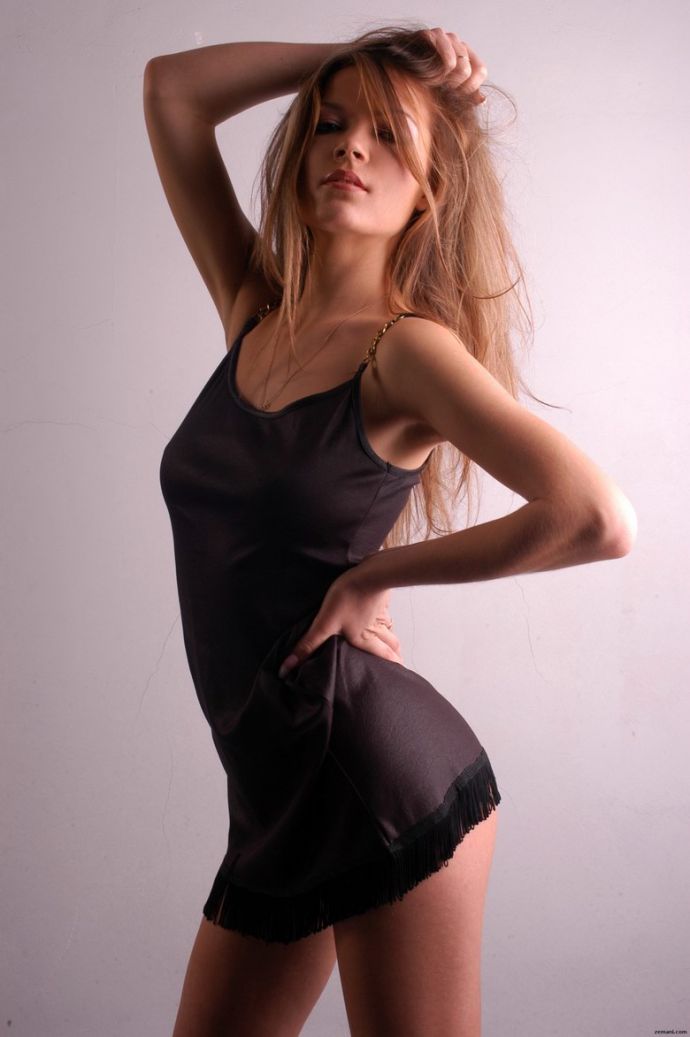 Красивая девушка и модель Selena