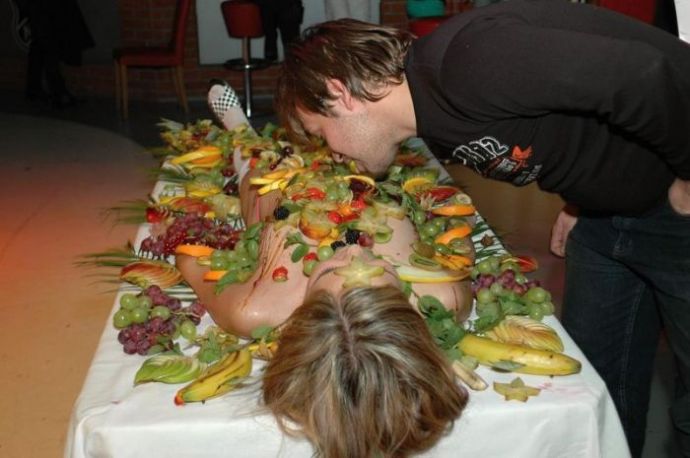 Креативный способ привлечь посетителей в ночной клуб