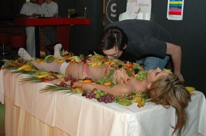 Креативный способ привлечь посетителей в ночной клуб