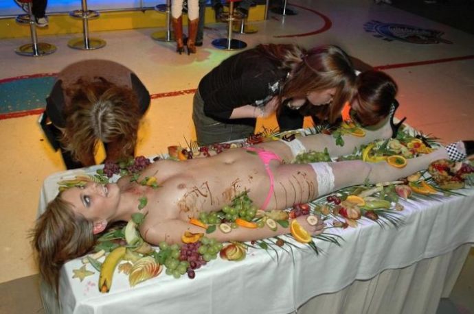 Креативный способ привлечь посетителей в ночной клуб