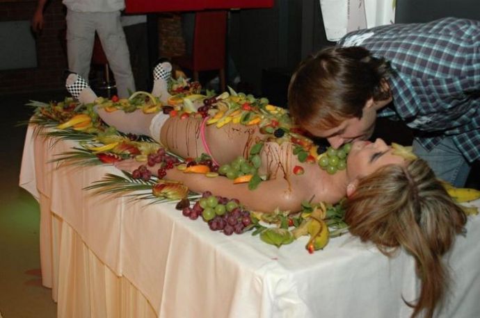 Креативный способ привлечь посетителей в ночной клуб