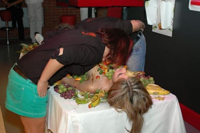 Креативный способ привлечь посетителей в ночной клуб