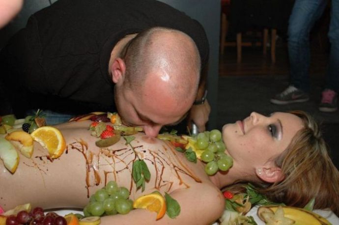 Креативный способ привлечь посетителей в ночной клуб