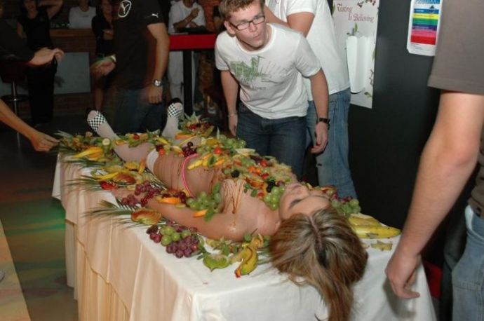 Креативный способ привлечь посетителей в ночной клуб