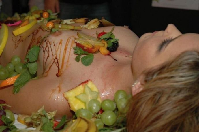 Креативный способ привлечь посетителей в ночной клуб