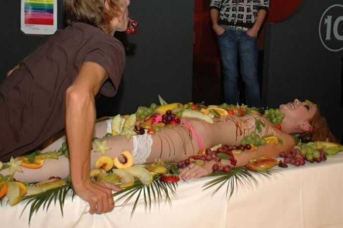 Креативный способ привлечь посетителей в ночной клуб